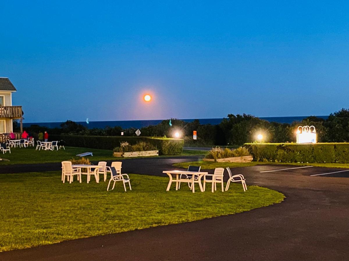 Hartman'S Briney Breezes Beach Resort Montauk Exterior photo